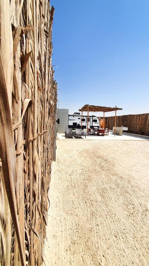אג'מן Caravana Beach Resort Al Zorah מראה חיצוני תמונה