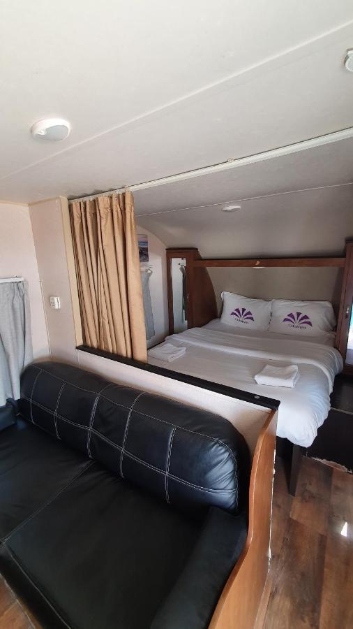 אג'מן Caravana Beach Resort Al Zorah מראה חיצוני תמונה